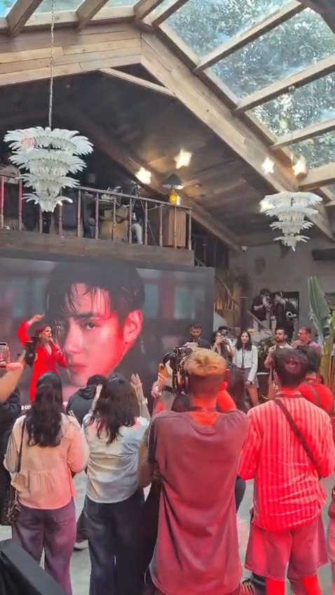 BTS Comeback — The house filling before the stream